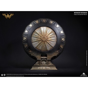 DC Comics Wonder Woman Shield Life-Size Prop Replica Polystone Edition